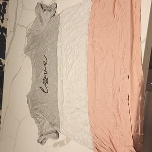 Womens size large short sleeve tee